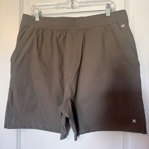 NWT Kenneth Cole Men's Gray Active Tech Jogger Shorts XL